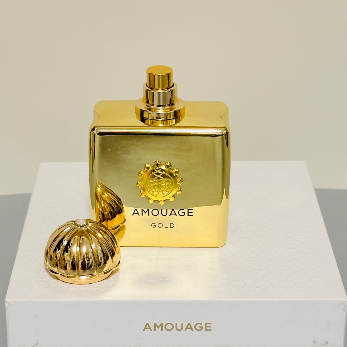 Vintage Collectible Bottles - عطر أمواج جولد وومان 100 مل