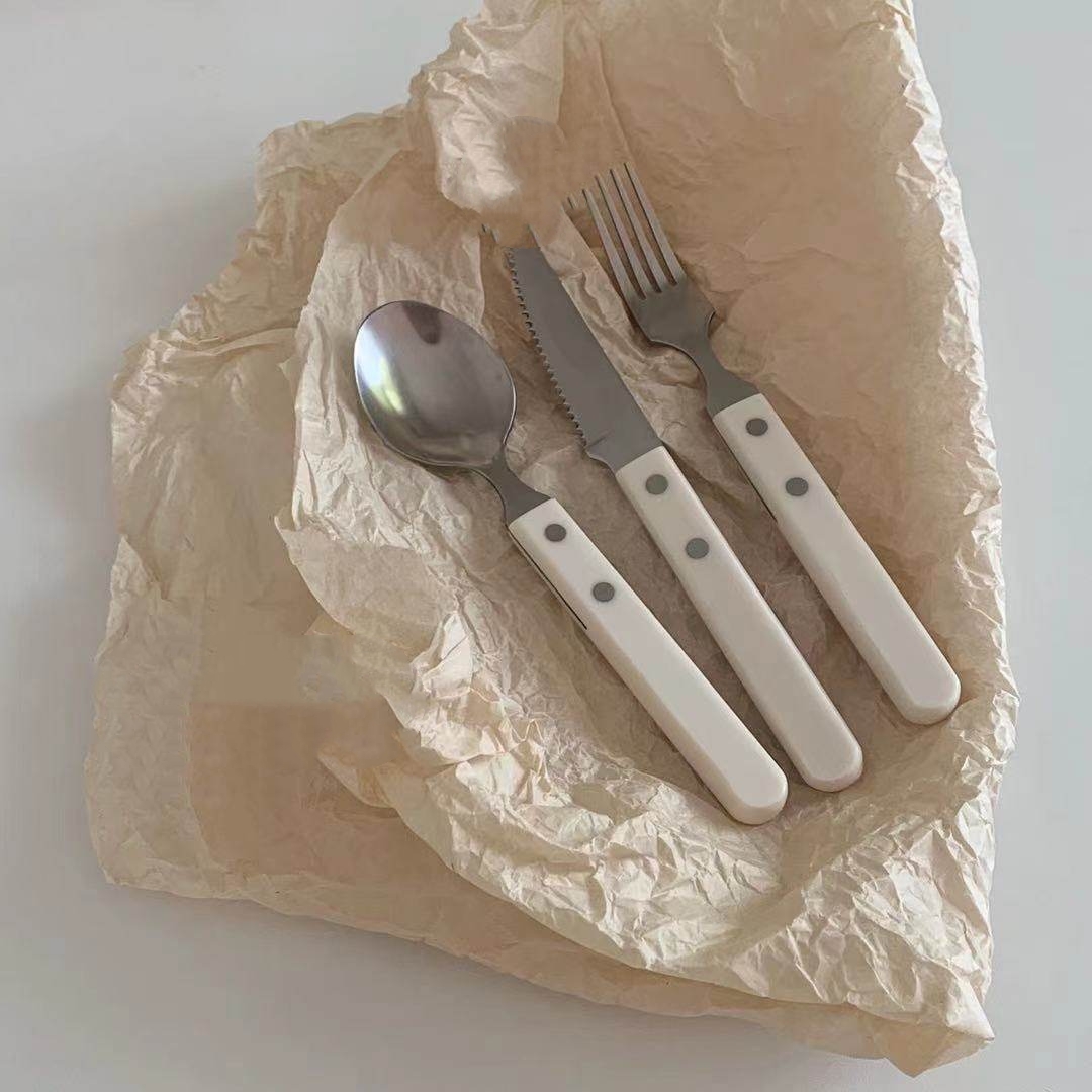 طقم أدوات مائدة فرنسي عتيق من  - مراجعة Vintage Collectible Spoons وسعره